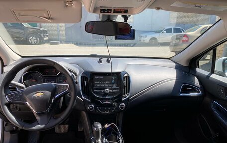 Chevrolet Cruze II, 2018 год, 1 850 000 рублей, 2 фотография