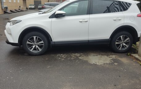 Toyota RAV4, 2017 год, 2 431 500 рублей, 3 фотография