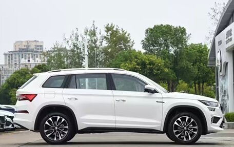 Skoda Kodiaq I, 2025 год, 3 650 000 рублей, 8 фотография