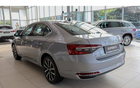 Skoda Superb III рестайлинг, 2024 год, 4 300 000 рублей, 3 фотография