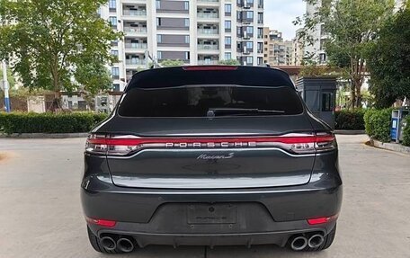 Porsche Macan I рестайлинг, 2022 год, 4 608 030 рублей, 2 фотография