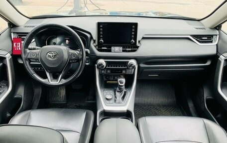 Toyota RAV4, 2020 год, 3 906 000 рублей, 10 фотография