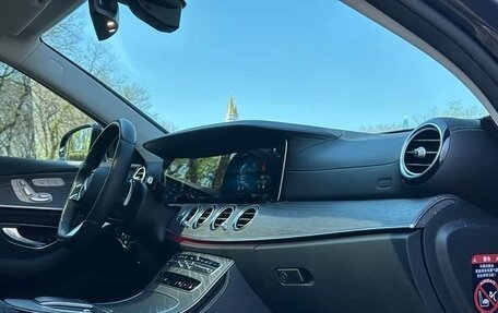 Mercedes-Benz E-Класс, 2022 год, 4 230 500 рублей, 9 фотография