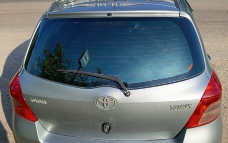 Toyota Yaris III рестайлинг, 2007 год, 500 000 рублей, 4 фотография