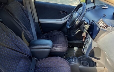 Toyota Yaris III рестайлинг, 2007 год, 500 000 рублей, 11 фотография