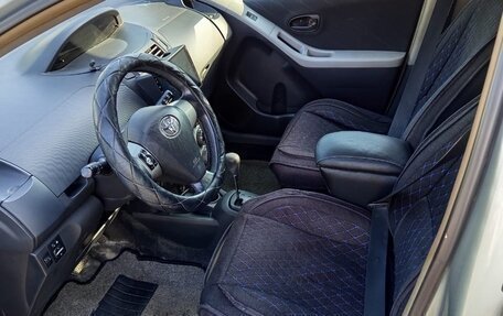 Toyota Yaris III рестайлинг, 2007 год, 500 000 рублей, 9 фотография
