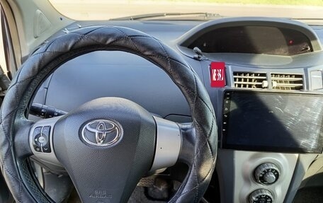 Toyota Yaris III рестайлинг, 2007 год, 500 000 рублей, 6 фотография