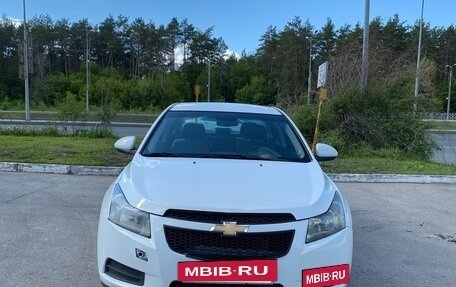 Chevrolet Cruze II, 2010 год, 450 000 рублей, 3 фотография