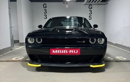 Dodge Challenger III рестайлинг 2, 2021 год, 3 300 000 рублей, 8 фотография