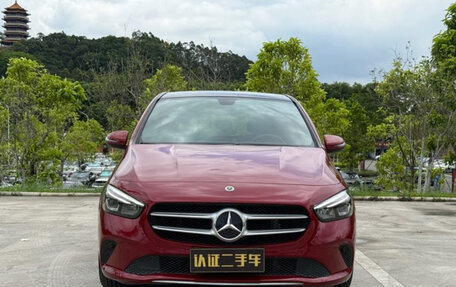 Mercedes-Benz B-Класс, 2022 год, 2 850 000 рублей, 2 фотография