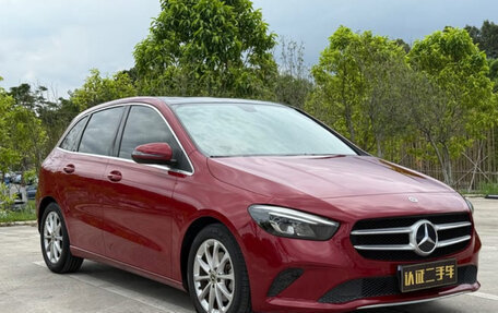 Mercedes-Benz B-Класс, 2022 год, 2 850 000 рублей, 3 фотография