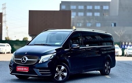 Mercedes-Benz V-Класс, 2021 год, 4 750 000 рублей, 1 фотография