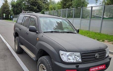 Toyota Land Cruiser 100 рестайлинг 2, 2005 год, 2 000 000 рублей, 1 фотография