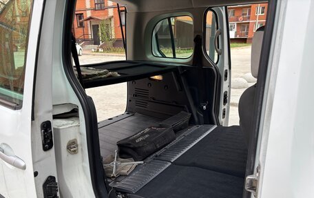 Renault Kangoo II рестайлинг, 2013 год, 750 000 рублей, 15 фотография