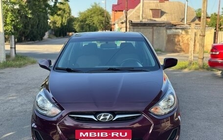 Hyundai Solaris II рестайлинг, 2013 год, 895 000 рублей, 3 фотография