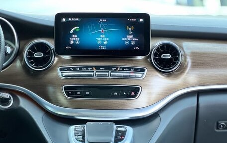 Mercedes-Benz V-Класс, 2021 год, 4 750 000 рублей, 8 фотография