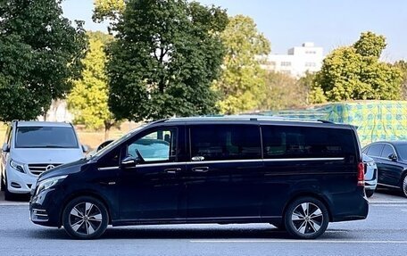 Mercedes-Benz V-Класс, 2021 год, 4 750 000 рублей, 5 фотография