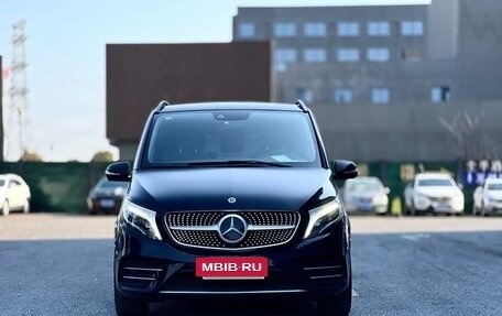 Mercedes-Benz V-Класс, 2021 год, 4 750 000 рублей, 2 фотография