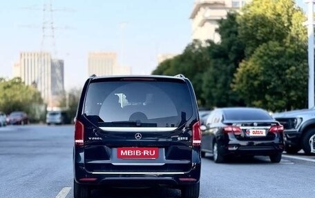 Mercedes-Benz V-Класс, 2021 год, 4 750 000 рублей, 3 фотография