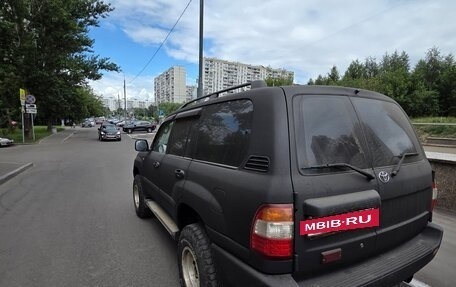 Toyota Land Cruiser 100 рестайлинг 2, 2005 год, 2 000 000 рублей, 6 фотография