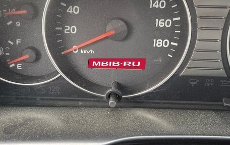 Toyota Land Cruiser 100 рестайлинг 2, 2005 год, 2 000 000 рублей, 11 фотография
