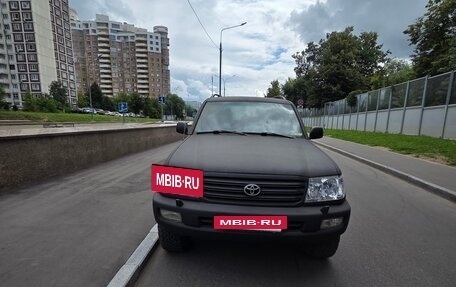 Toyota Land Cruiser 100 рестайлинг 2, 2005 год, 2 000 000 рублей, 3 фотография