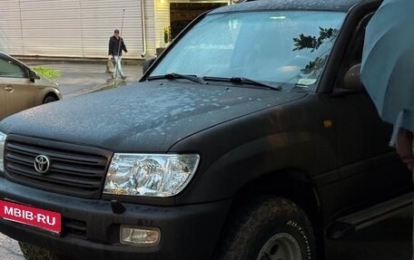 Toyota Land Cruiser 100 рестайлинг 2, 2005 год, 2 000 000 рублей, 23 фотография