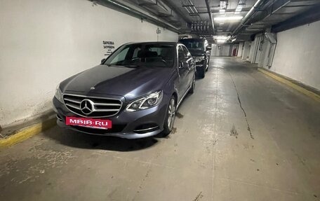 Mercedes-Benz E-Класс, 2015 год, 2 650 000 рублей, 2 фотография