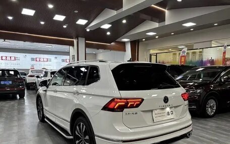Volkswagen Tiguan II, 2022 год, 2 660 000 рублей, 4 фотография