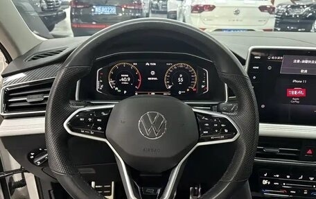 Volkswagen Tiguan II, 2022 год, 2 660 000 рублей, 10 фотография