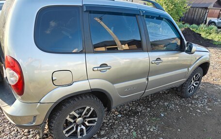 Chevrolet Niva I рестайлинг, 2010 год, 365 000 рублей, 9 фотография