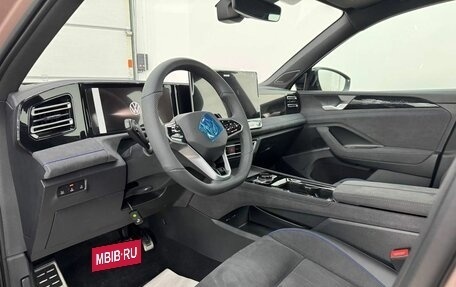 Volkswagen Tiguan, 2024 год, 5 650 000 рублей, 8 фотография