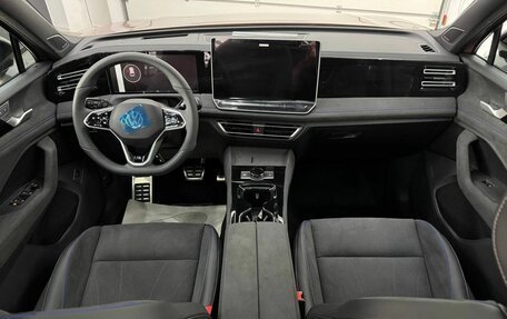 Volkswagen Tiguan, 2024 год, 5 650 000 рублей, 22 фотография