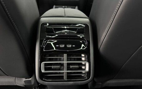 Volkswagen Tiguan, 2024 год, 5 650 000 рублей, 23 фотография
