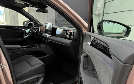 Volkswagen Tiguan, 2024 год, 5 650 000 рублей, 30 фотография