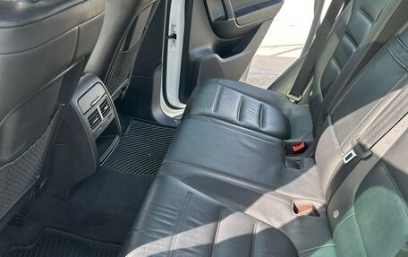 Volkswagen Touareg III, 2015 год, 2 000 000 рублей, 2 фотография