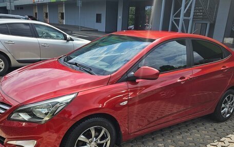 Hyundai Solaris II рестайлинг, 2015 год, 930 000 рублей, 2 фотография