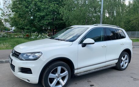 Volkswagen Touareg III, 2011 год, 1 750 000 рублей, 2 фотография
