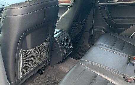 Volkswagen Touareg III, 2011 год, 1 750 000 рублей, 10 фотография