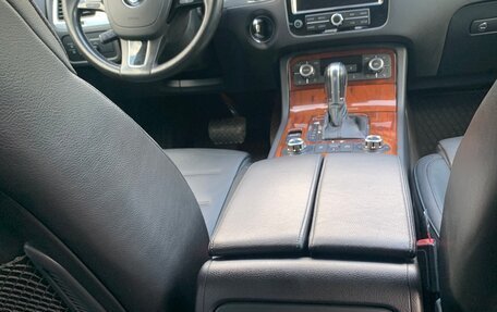 Volkswagen Touareg III, 2011 год, 1 750 000 рублей, 13 фотография