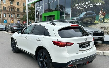 Infiniti QX70, 2016 год, 2 579 000 рублей, 9 фотография