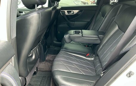 Infiniti QX70, 2016 год, 2 579 000 рублей, 13 фотография