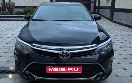 Toyota Camry, 2018 год, 2 400 000 рублей, 1 фотография