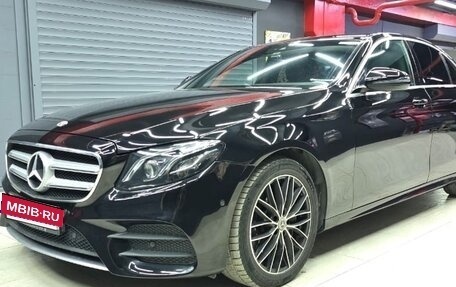 Mercedes-Benz E-Класс, 2018 год, 2 700 000 рублей, 4 фотография