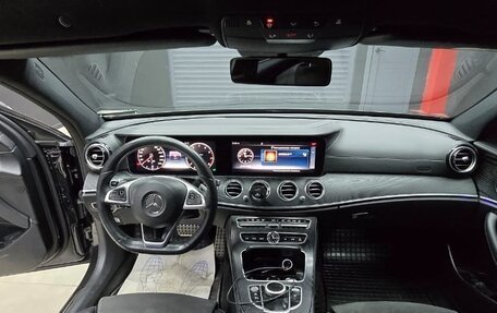 Mercedes-Benz E-Класс, 2018 год, 2 700 000 рублей, 7 фотография