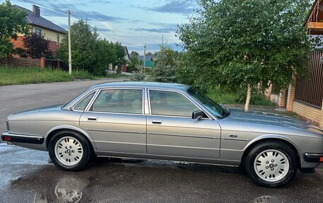Jaguar XJ III (X350), 1991 год, 1 750 000 рублей, 6 фотография