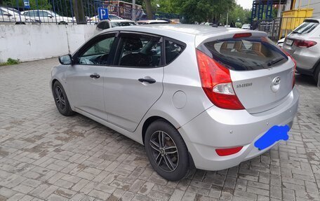 Hyundai Solaris II рестайлинг, 2013 год, 730 000 рублей, 12 фотография