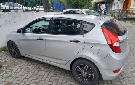 Hyundai Solaris II рестайлинг, 2013 год, 730 000 рублей, 15 фотография
