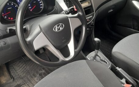Hyundai Solaris II рестайлинг, 2013 год, 730 000 рублей, 16 фотография