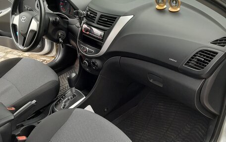 Hyundai Solaris II рестайлинг, 2013 год, 730 000 рублей, 21 фотография